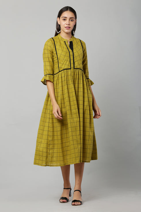 Women Checkered Cotton Blend Flared Kurta