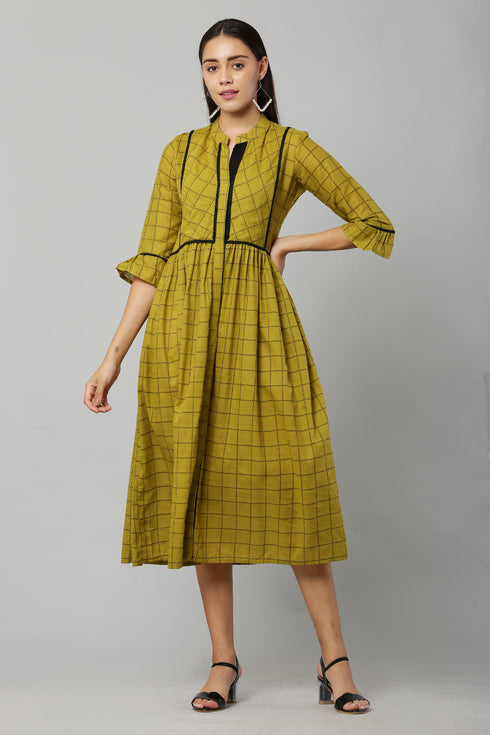 Women Checkered Cotton Blend Flared Kurta