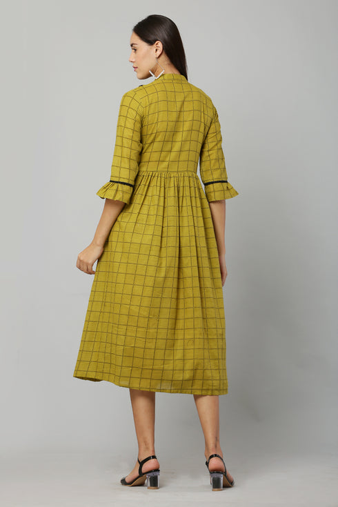 Women Checkered Cotton Blend Flared Kurta