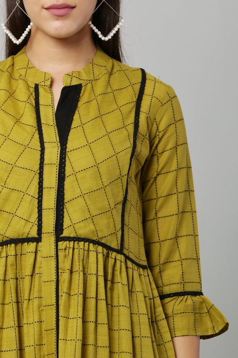 Women Checkered Cotton Blend Flared Kurta