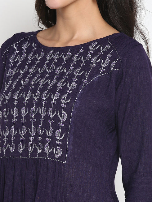 Women Embroidered Viscose Blend Straight Kurta (Purple)