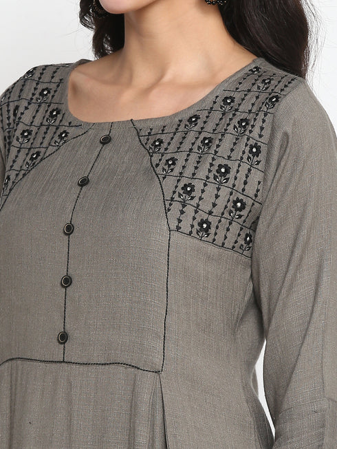 Women Embroidered Viscose Blend Straight Kurta (Grey)