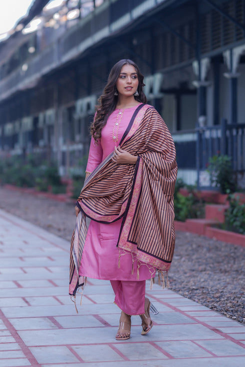 Women Pink Gotta Patti Kurta with Palazzos & With Dupatta