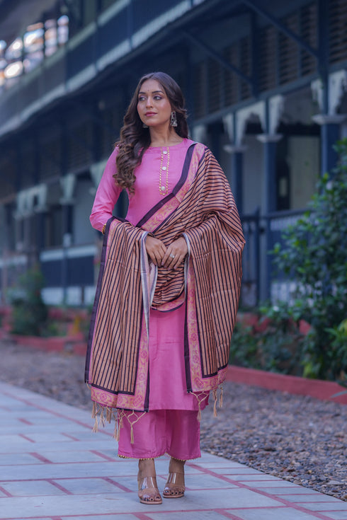 Women Pink Gotta Patti Kurta with Palazzos & With Dupatta