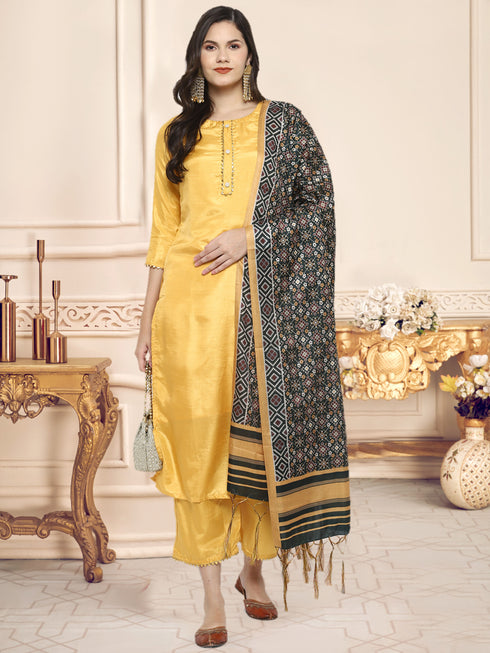 Women Yellow Gotta Patti Kurta with Palazzos & With Dupatta
